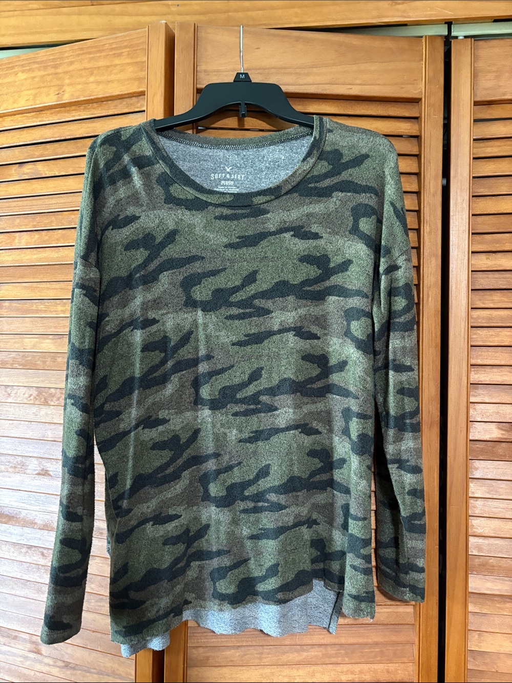 American Eagle Outfitters Olive Green Camo Long Sleeve Sweater
